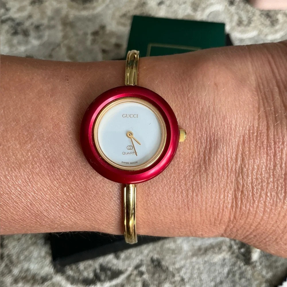 AUTHENTIC GUCCI watch set ❤️💚🖤💙💛 - Picture 3 of 13